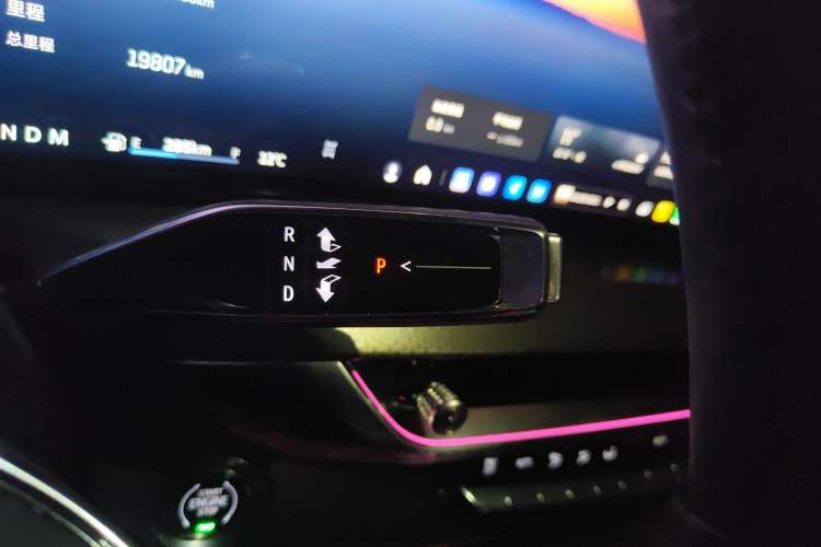 Used Cadillac XT5 2025 2.0T Luxury Version Gear Lever