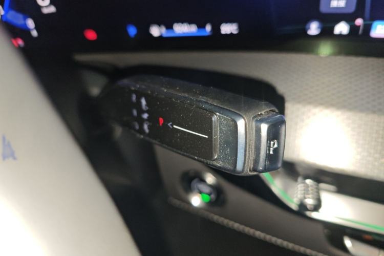 Used Cadillac XT5 2025 Model 2.0T Metropolitan Edition Gear Lever