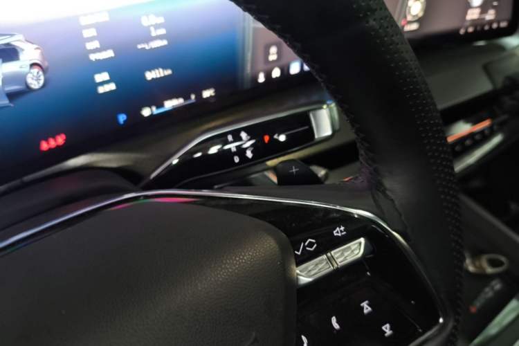 Used Cadillac XT5 2025 Model 2.0T Metropolitan Edition Gear Lever
