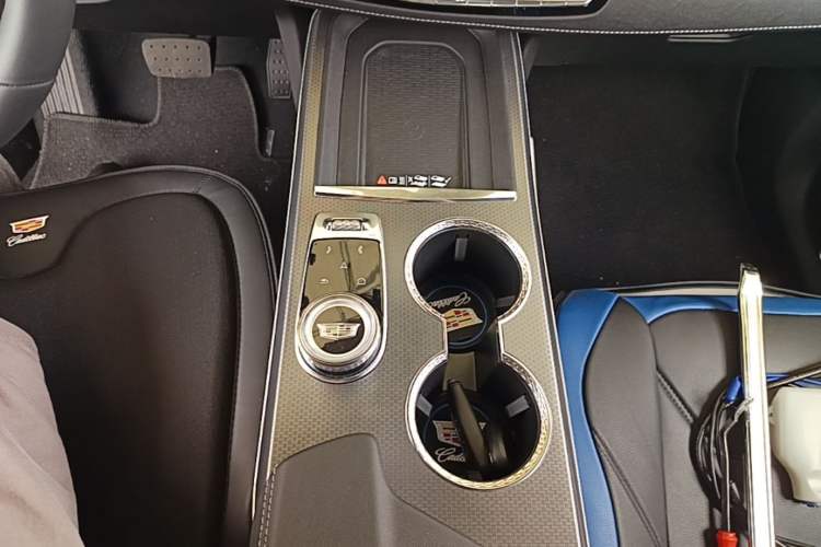 Used Cadillac XT5 2025 2.0T Luxury Version Gear Lever