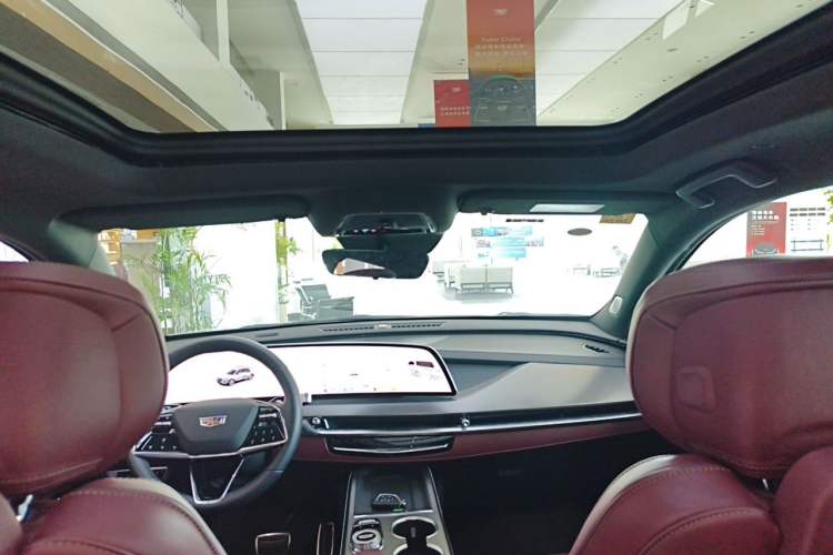 Used Cadillac XT5 2025 2.0T Platinum Edition Headliner