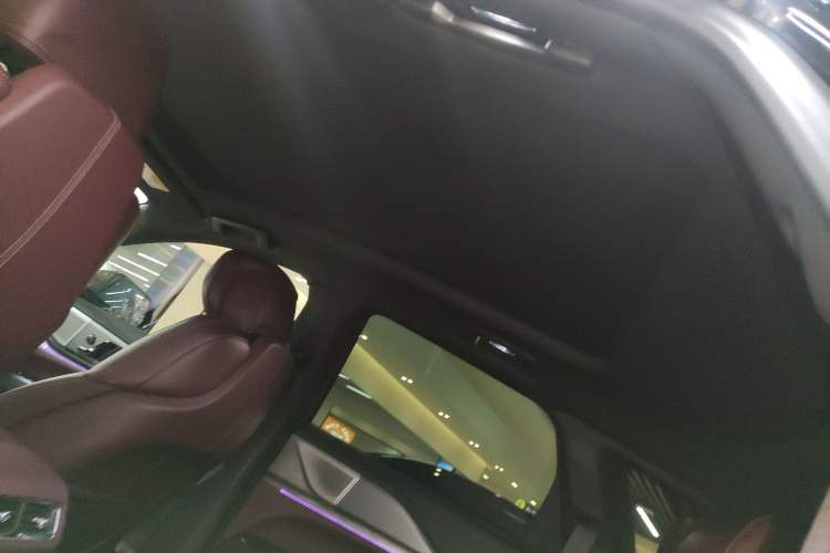 Used Cadillac XT5 2025 2.0T Platinum Edition Headliner