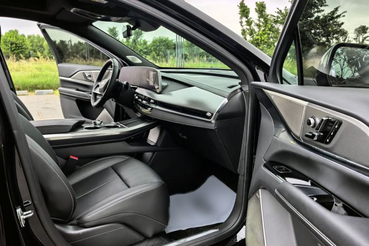 Used Cadillac XT5 2025 2.0T Prestige Version Interior 10