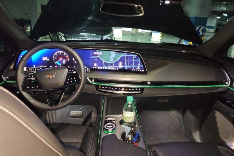 Used Cadillac XT5 2025 Model 2.0T Metropolitan Edition Interior 2