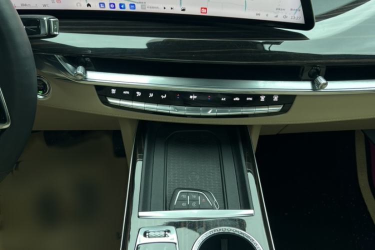 Used Cadillac XT5 2025 2.0T Luxury Version Interior 2