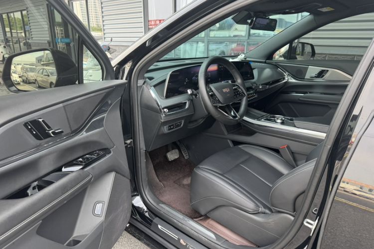 Used Cadillac XT5 2025 Model 2.0T Metropolitan Edition Interior 2