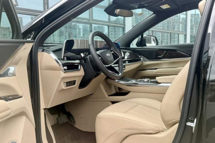 Used Cadillac XT5 2025 2.0T Luxury Version Interior 3