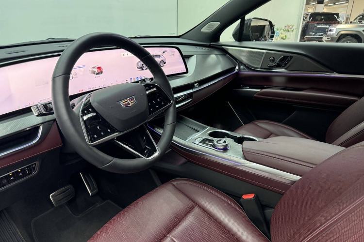 Used Cadillac XT5 2025 2.0T Platinum Edition Interior 3