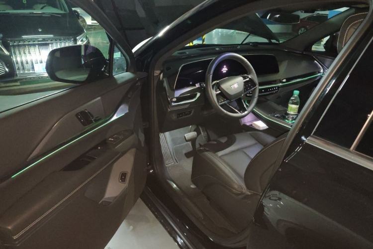 Used Cadillac XT5 2025 Model 2.0T Metropolitan Edition Interior 3
