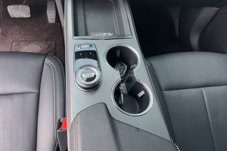 Used Cadillac XT5 2025 Model 2.0T Metropolitan Edition Interior 3