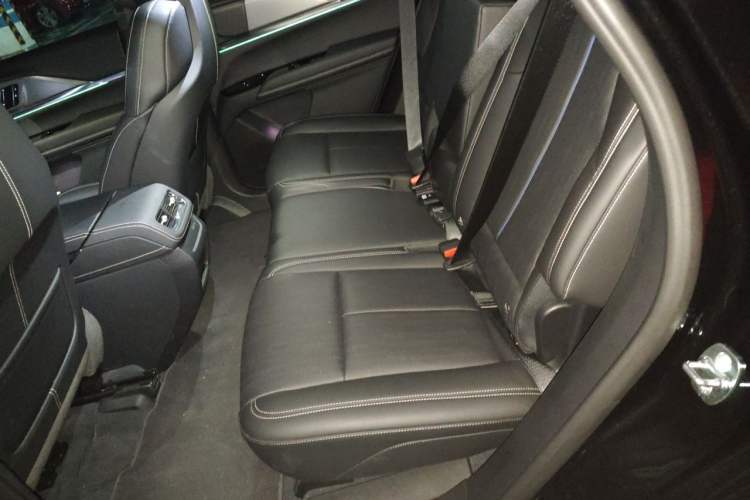 Used Cadillac XT5 2025 Model 2.0T Metropolitan Edition Interior 4