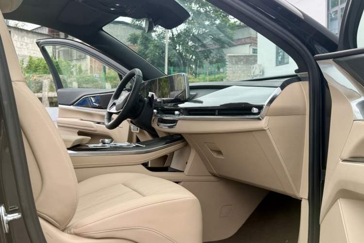 Used Cadillac XT5 2025 2.0T Luxury Version Interior 6