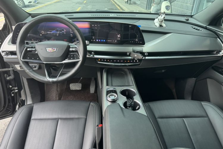 Used Cadillac XT5 2025 Model 2.0T Metropolitan Edition Interior 6