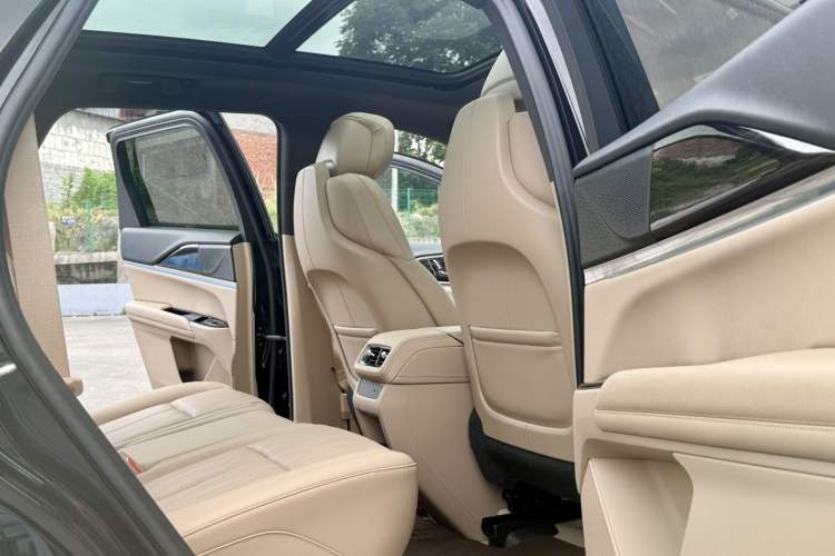 Used Cadillac XT5 2025 2.0T Luxury Version Interior 7