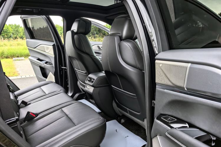 Used Cadillac XT5 2025 2.0T Prestige Version Interior 9