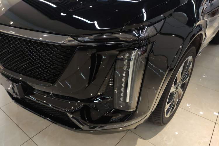 Used Cadillac XT5 2025 2.0T Platinum Edition Left Front Headlight