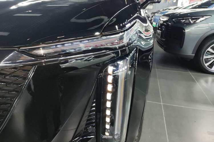 Used Cadillac XT5 2025 2.0T Luxury Version Left Front Headlight