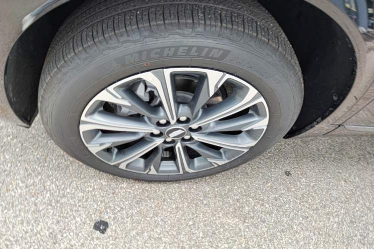 Used Cadillac XT5 2025 2.0T Luxury Version Left Front Wheel Hub