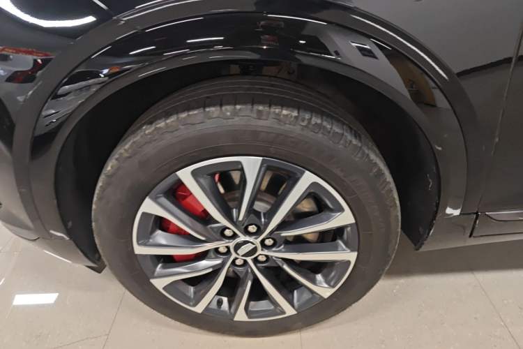 Used Cadillac XT5 2025 2.0T Prestige Version Left Front Wheel Hub