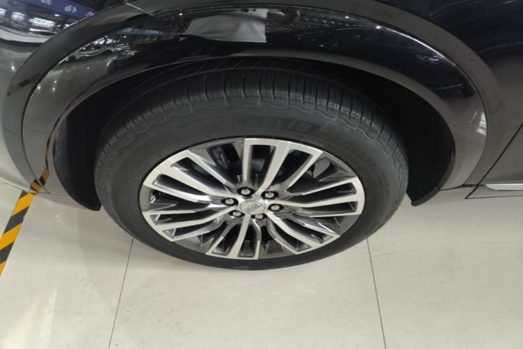 Used Cadillac XT5 2025 Model 2.0T Metropolitan Edition Left Front Wheel Hub