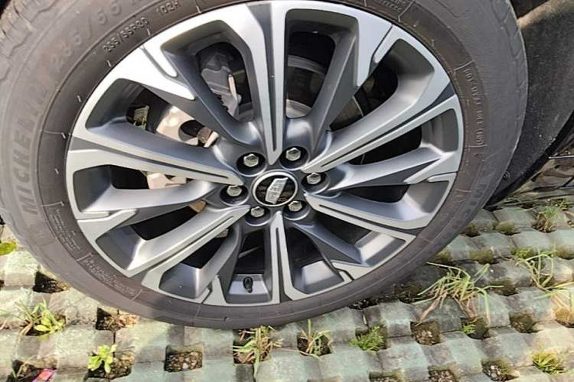 Used Cadillac XT5 2025 2.0T Luxury Version Left Front Wheel Hub
