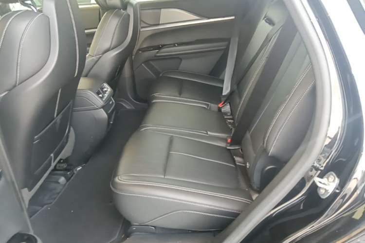 Used Cadillac XT5 2025 2.0T Luxury Version Left Rear Seat