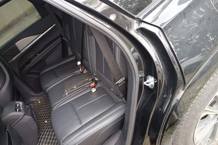 Used Cadillac XT5 2025 2.0T Luxury Version Left Rear Seat