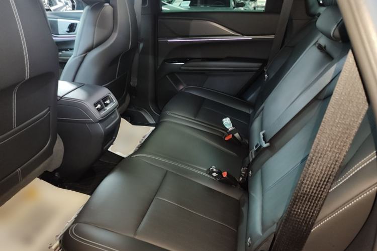 Used Cadillac XT5 2025 2.0T Luxury Version Left Rear Seat