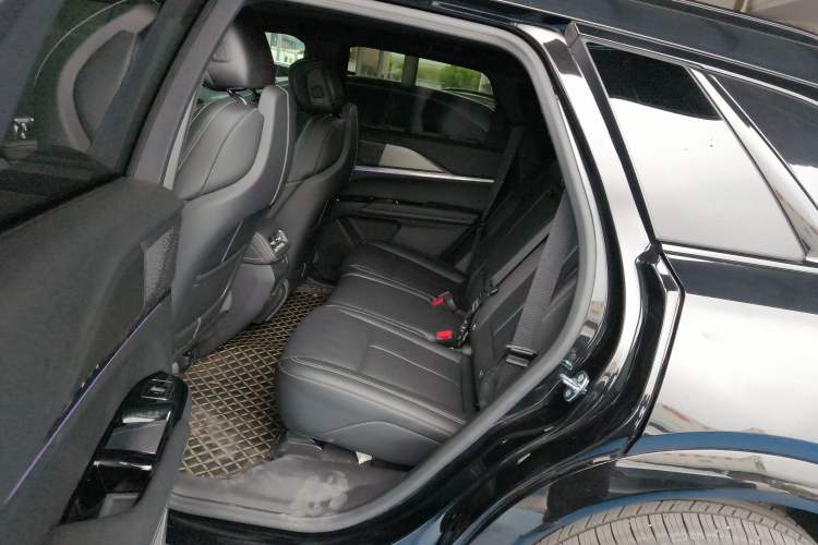 Used Cadillac XT5 2025 2.0T Luxury Version Left Rear Seat