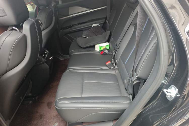 Used Cadillac XT5 2025 Model 2.0T Metropolitan Edition Left Rear Seat