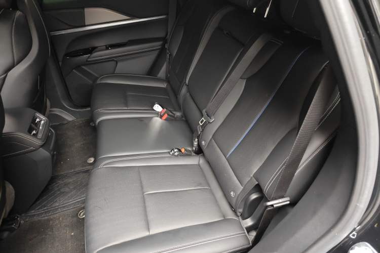 Used Cadillac XT5 2025 2.0T Luxury Version Left Rear Seat