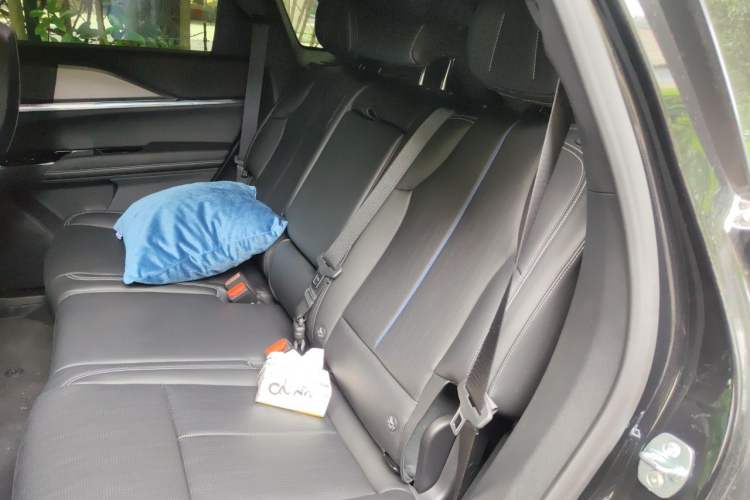 Used Cadillac XT5 2025 2.0T Luxury Version Left Rear Seat