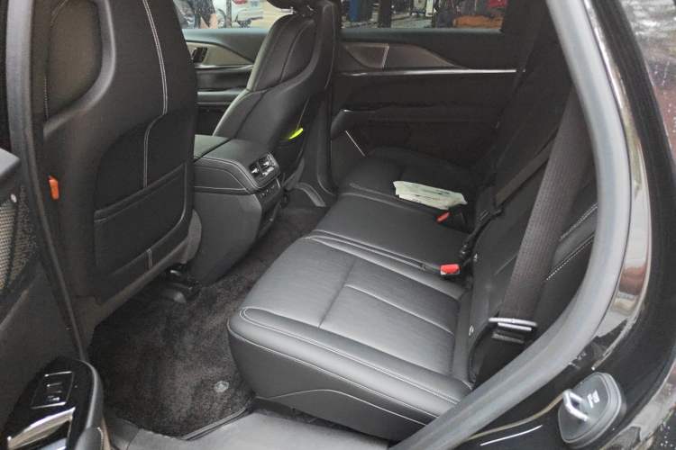 Used Cadillac XT5 2025 2.0T Prestige Version Left Rear Seat
