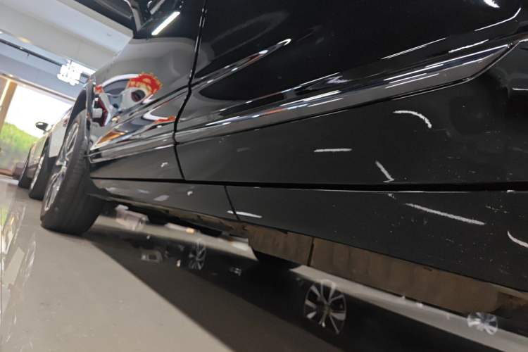 Used Cadillac XT5 2025 2.0T Prestige Version Left Side Sill