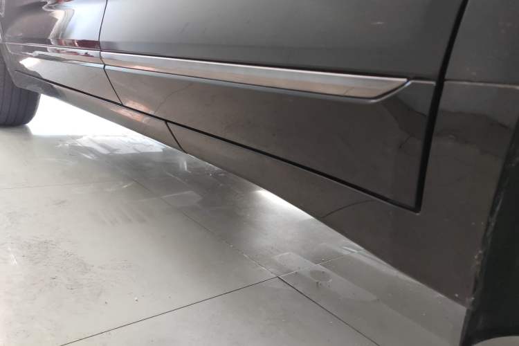 Used Cadillac XT5 2025 2.0T Luxury Version Left Side Sill