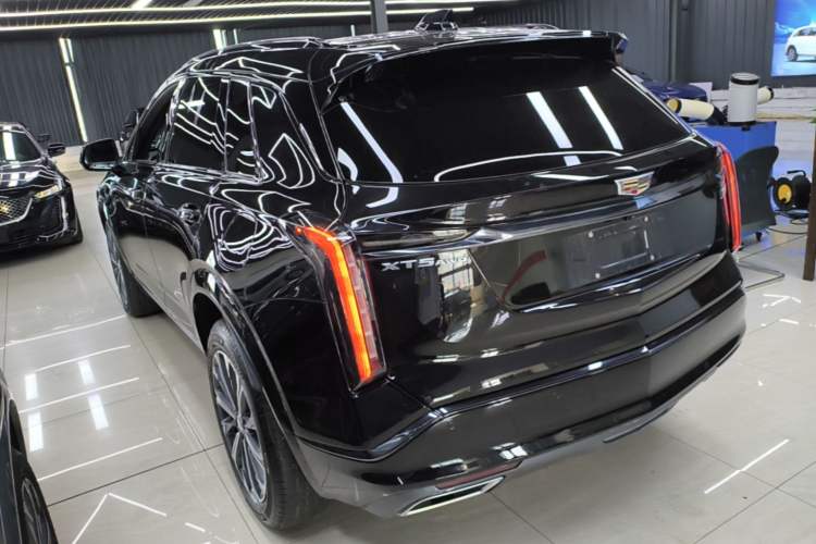 Used Cadillac XT5 2025 2.0T Luxury Version Rear Left 45 Deg