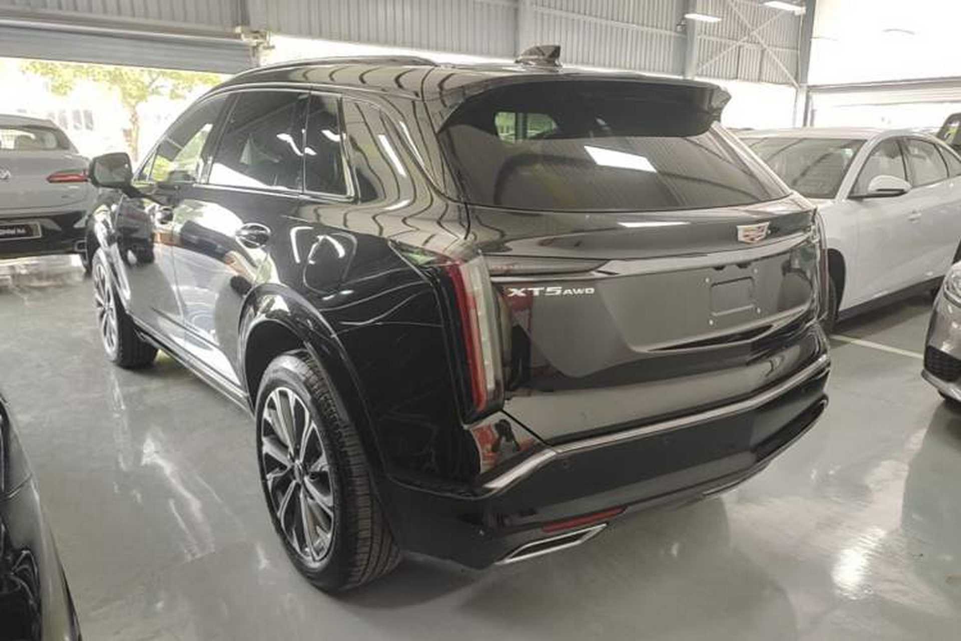 Used Cadillac XT5 2025 2.0T Luxury Version Rear Left 45 Deg