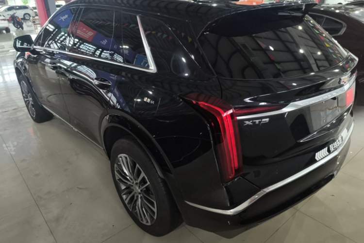 Used Cadillac XT5 2025 Model 2.0T Metropolitan Edition Rear Left 45 Deg