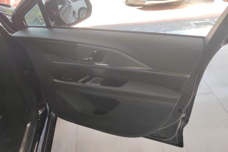 Used Cadillac XT5 2025 2.0T Luxury Version Right Front Door Interior