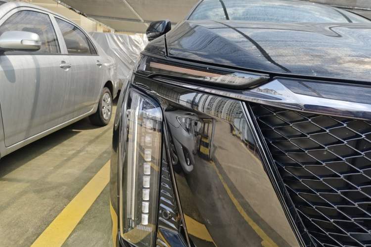 Used Cadillac XT5 2025 2.0T Luxury Version Right Front Headlight