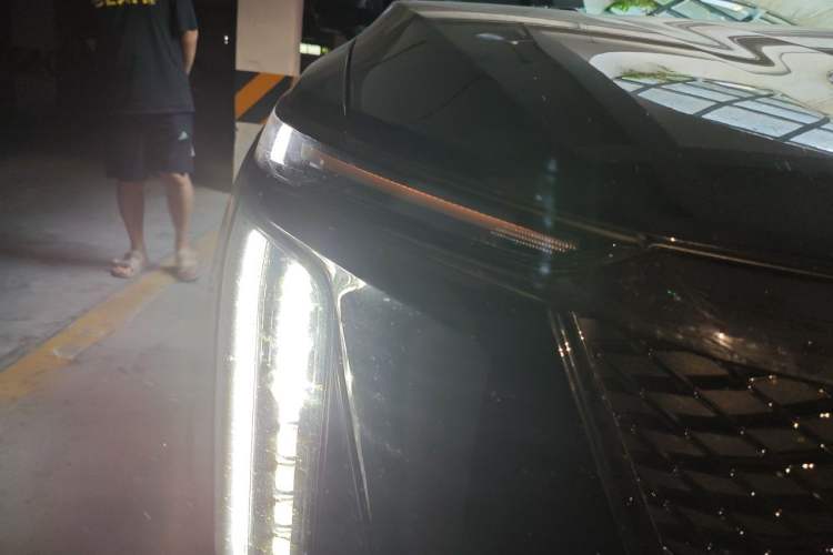 Used Cadillac XT5 2025 2.0T Luxury Version Right Front Headlight