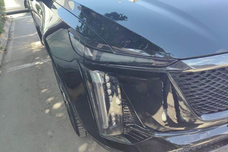 Used Cadillac XT5 2025 2.0T Platinum Edition Right Front Headlight