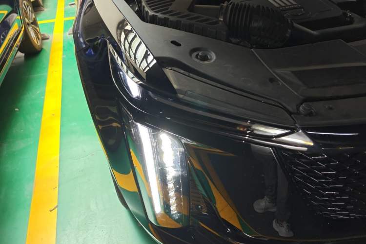 Used Cadillac XT5 2025 2.0T Luxury Version Right Front Headlight