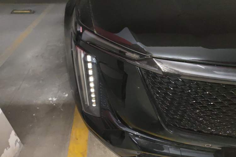 Used Cadillac XT5 2025 2.0T Luxury Version Right Front Headlight