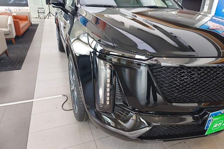 Used Cadillac XT5 2025 2.0T Platinum Edition Right Front Headlight