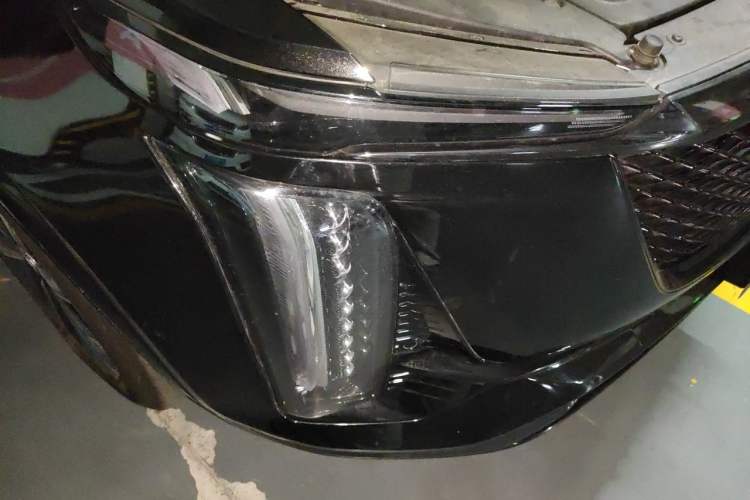Used Cadillac XT5 2025 2.0T Luxury Version Right Front Headlight