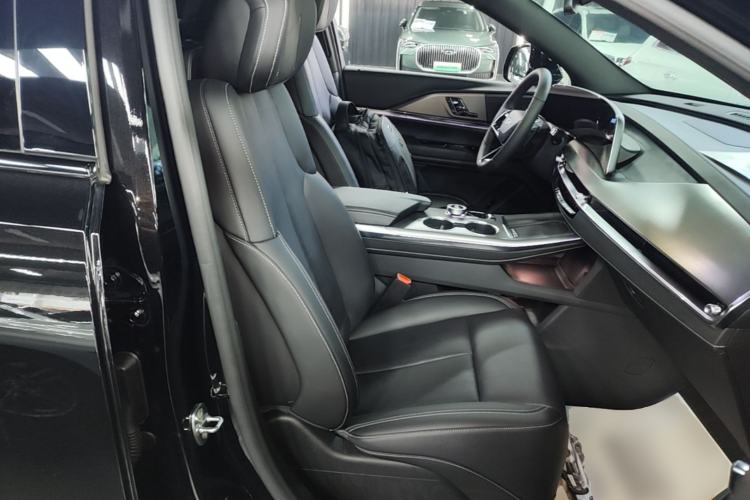 Used Cadillac XT5 2025 2.0T Luxury Version Right Front Seat