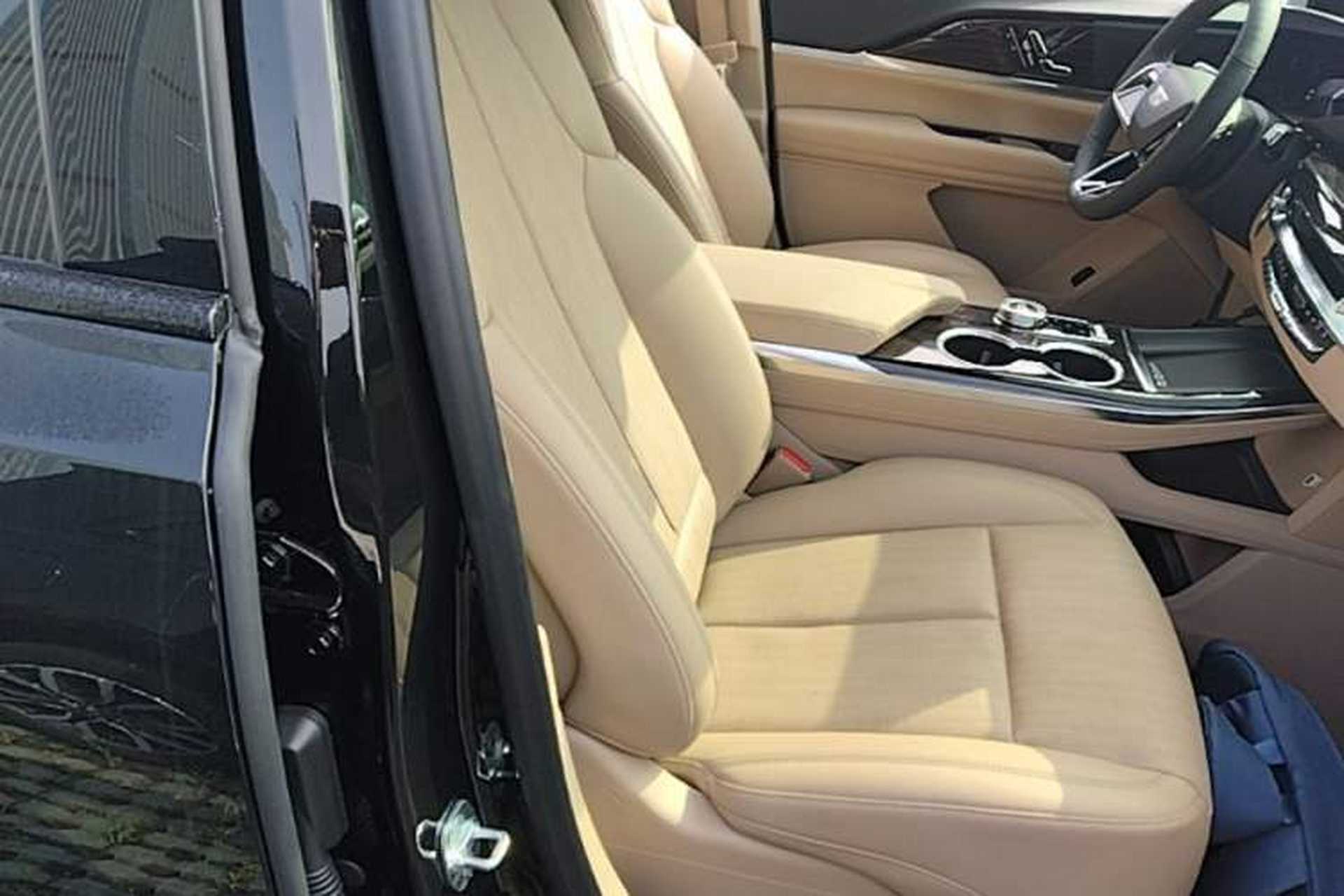Used Cadillac XT5 2025 2.0T Luxury Version Right Front Seat