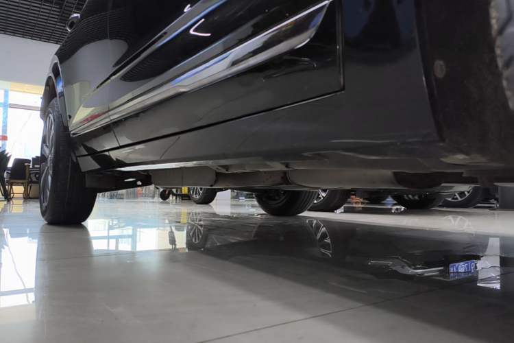 Used Cadillac XT5 2025 2.0T Luxury Version Right Side Sill