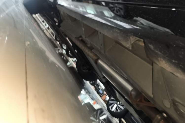 Used Cadillac XT5 2025 Model 2.0T Metropolitan Edition Right Side Sill
